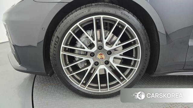 Porsche Panamera (976) id 4916644 из Кореи 32