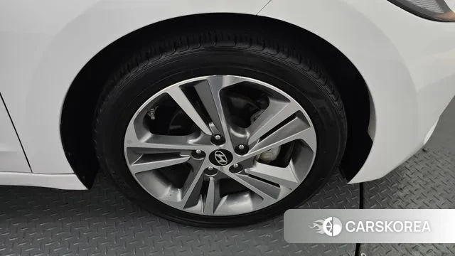 Hyundai Avante AD id 3754657 из Кореи 15