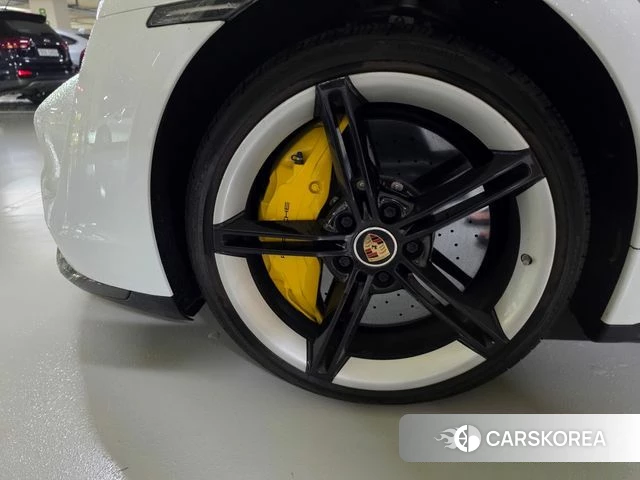 Porsche Taycan id 5031125 из Кореи 14