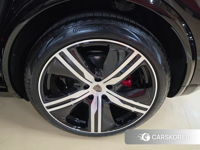 Porsche Makan EV id 4904046 из Кореи 15