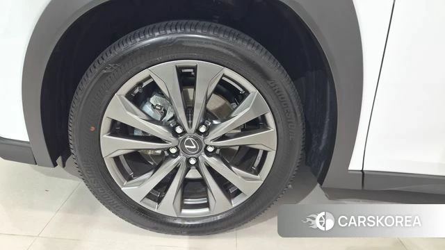Lexus UX300h id 4957407 из Кореи 15
