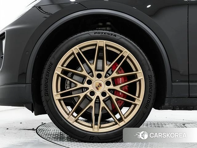 Porsche Makan EV id 4897800 из Кореи 15