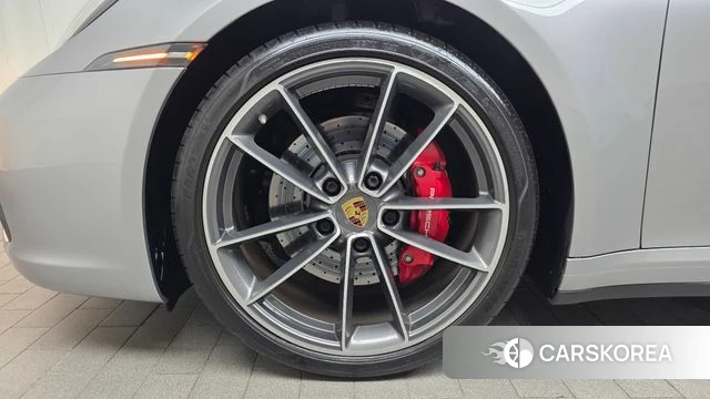 Porsche 911(992) id 4930069 из Кореи 26
