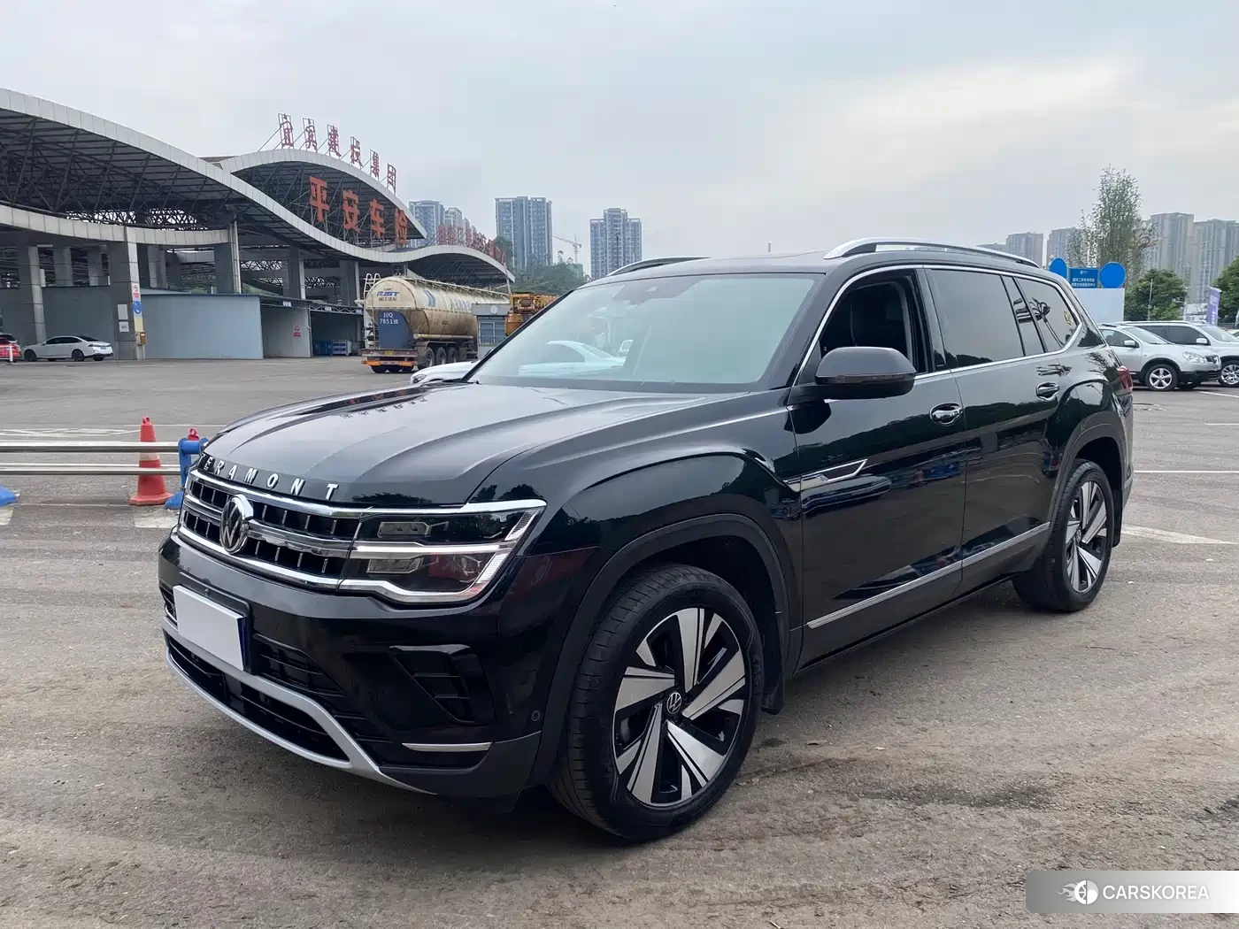Volkswagen Touareg 2024 Черный из Китая, фото 5