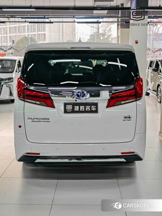 Toyota Alphard 2022 Белый из Китая, фото 5