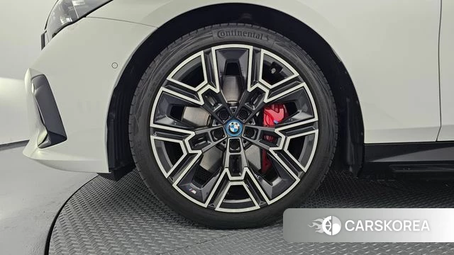BMW i5 (G60) id 4964982 из Кореи 27