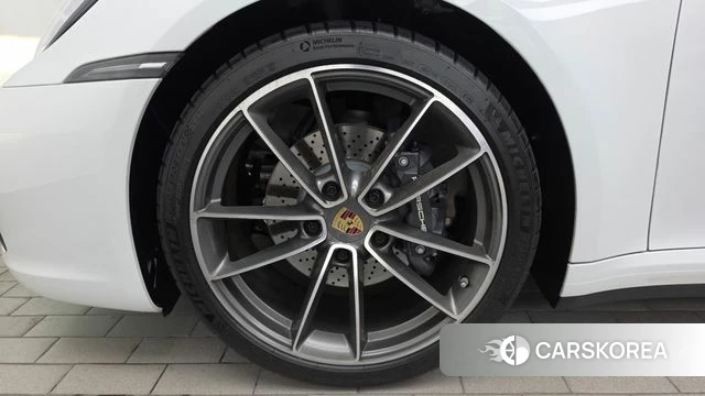 Porsche 911(992) id 4739623 из Кореи 15