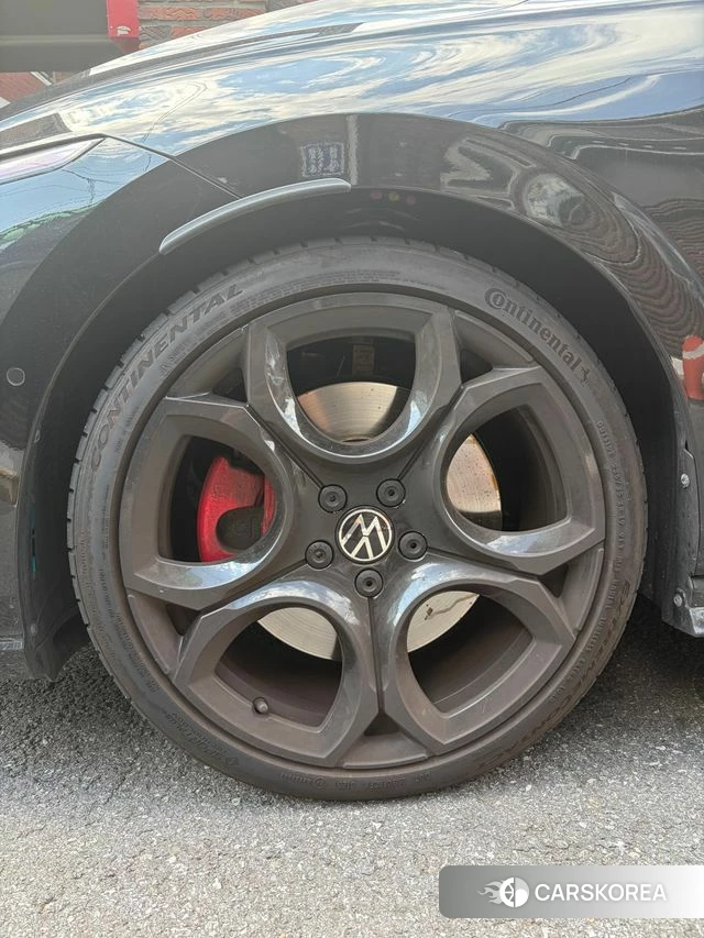 Volkswagen Golf 8th Generation 2026 Черный из Кореи, фото 5