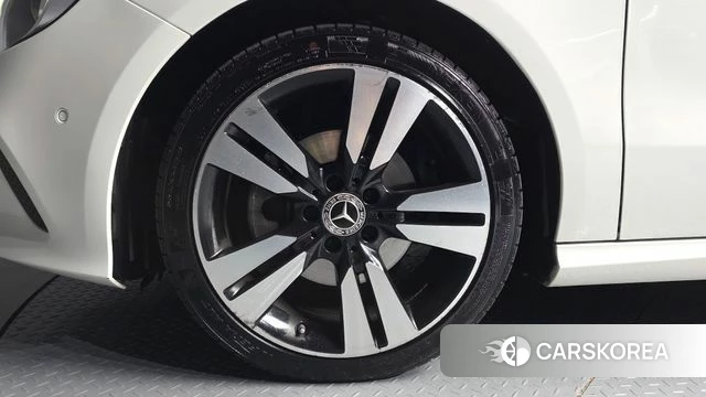 Mercedes-Benz A-Class W176 id 4937760 из Кореи 26