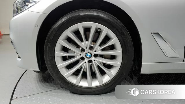 BMW 5 Series (G30) id 3860964 из Кореи 15
