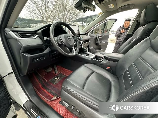 Toyota RAV4 2021 Белый из Китая, фото 5