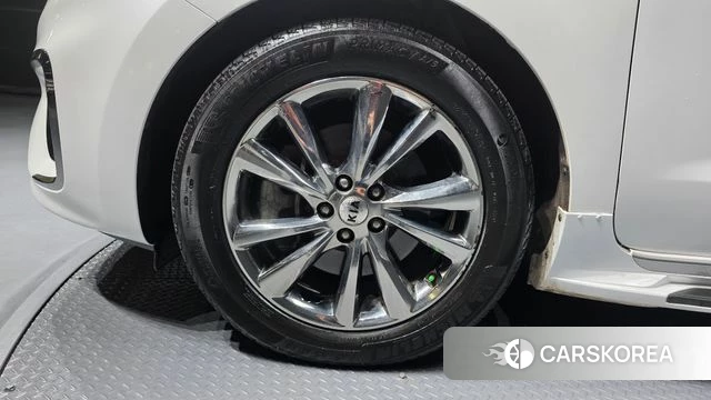 Kia The New Carnival id 4998778 из Кореи 33