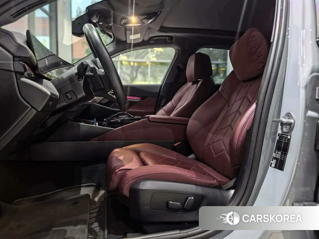 BMW 5 series 2024 Темно-серый из Китая, фото 5