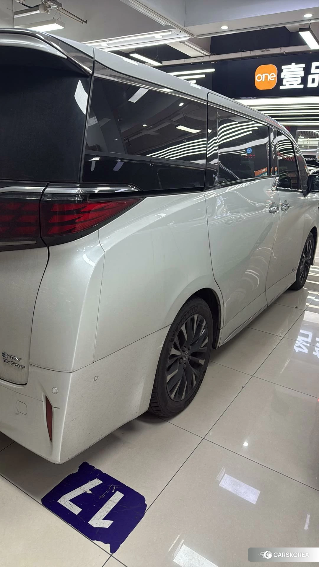 Toyota Alphard 2022 Белый из Китая, фото 5