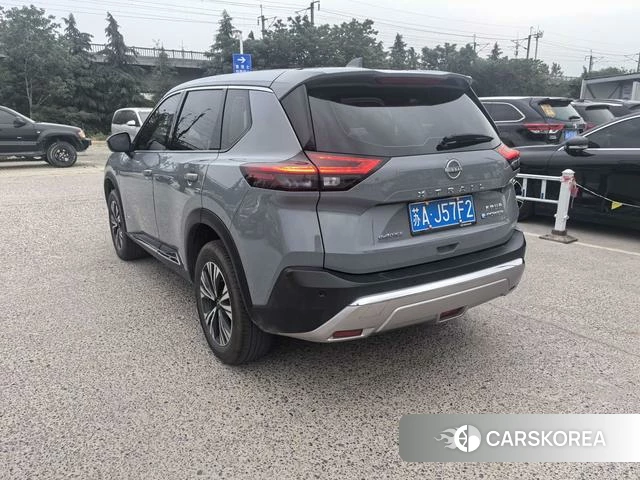 Nissan X-Trail 2024 Серебристо-серый из Китая, фото 6
