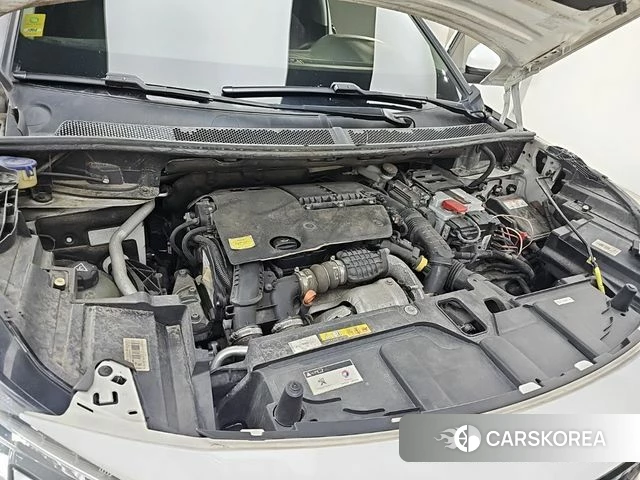 Peugeot 5008 second generation id 5004618 из Кореи 14