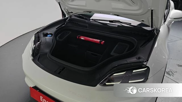 Porsche Makan EV id 4505437 из Кореи 16