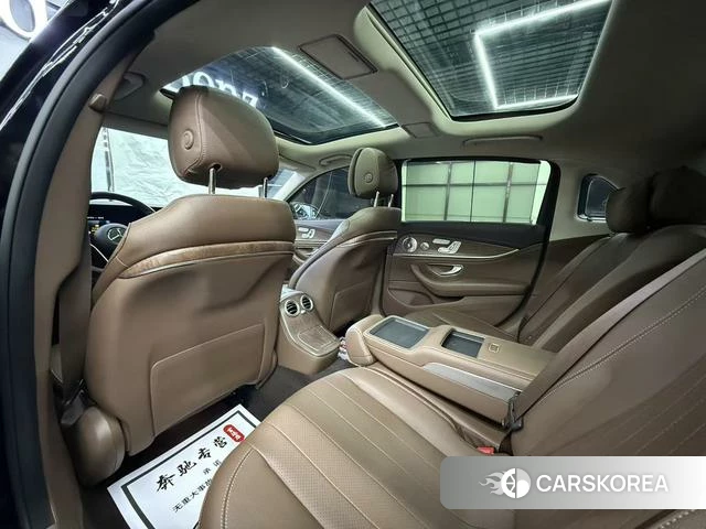 Mercedes-Benz E-Class 2023 Черный из Китая, фото 6