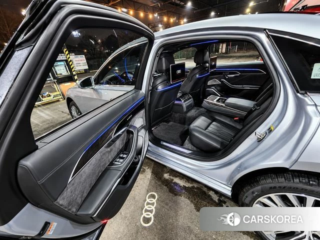 Audi A8 (D5) 2020 Светло-серебряный цвет из Кореи, фото 6