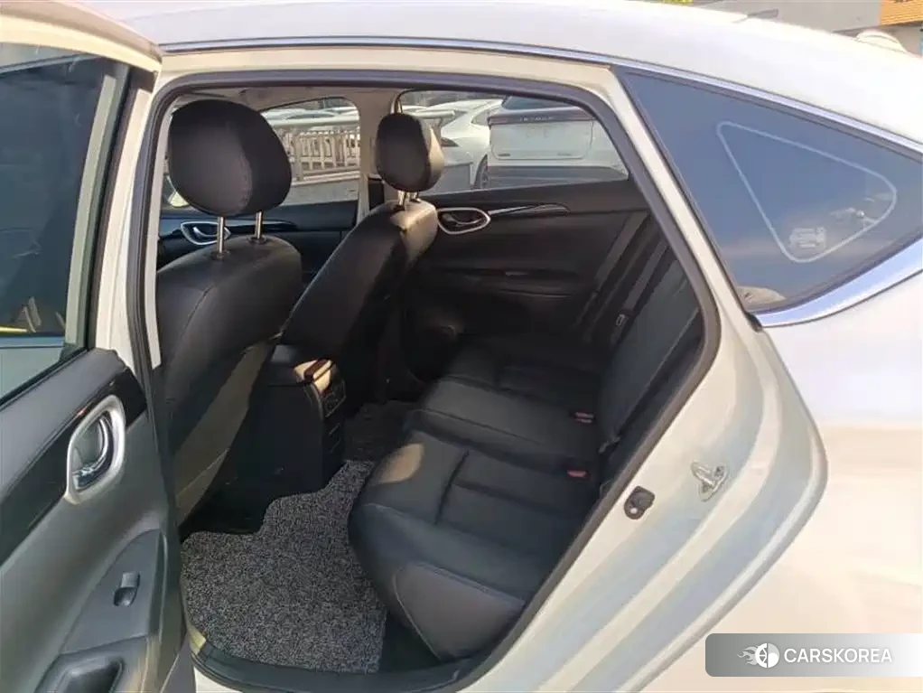 Nissan Sylphy 2023 Белый из Китая, фото 6