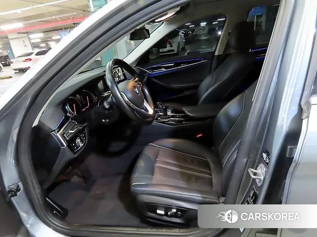 BMW 5 Series (G30) id 3499826 из Кореи 16