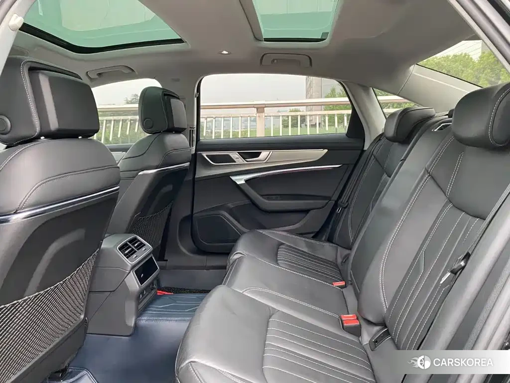 Audi A6L 2022 Черный из Китая, фото 6