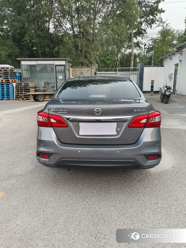 Nissan Sylphy 2024 Темно-серый из Китая, фото 6