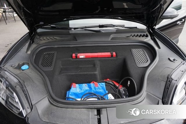 Porsche Makan EV id 4757107 из Кореи 16
