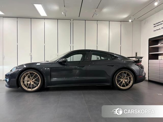 Porsche Taycan id 4612220 из Кореи 15