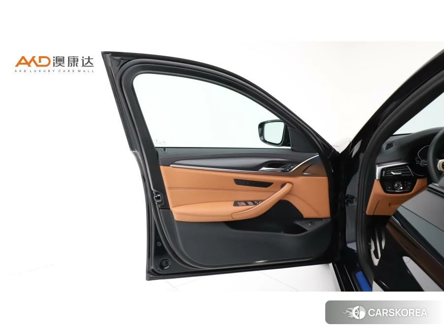 BMW 5 series 2022 Черный из Китая, фото 6