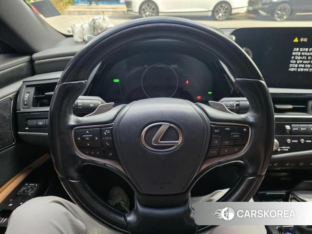 Lexus ES300h 7th generation 2022 Жемчужный цвет из Кореи, фото 6