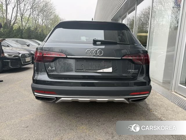 Audi A4L 2021 Темно-серый из Китая, фото 6