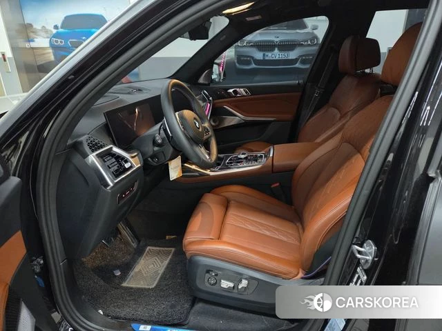 BMW X7 (G07) 2025 Черный из Кореи, фото 6