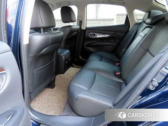 Infiniti Q70 id 3505166 из Кореи 16