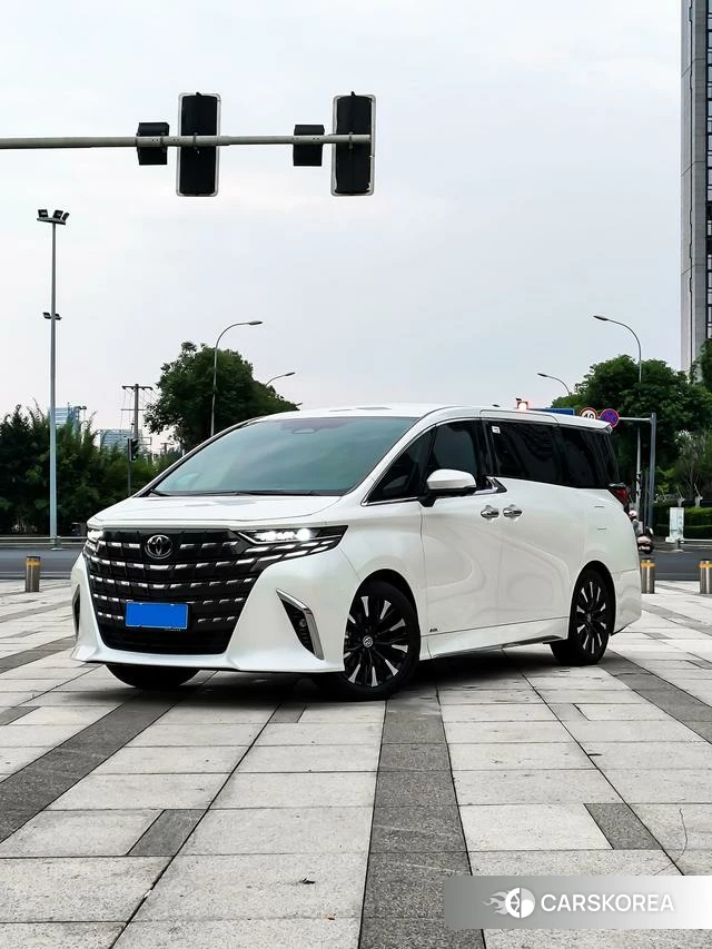 Toyota Alphard 2025 Белый из Китая, фото 6