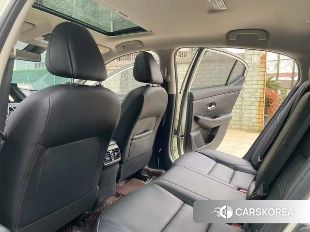 Nissan Sylphy 2021 Белый из Китая, фото 6