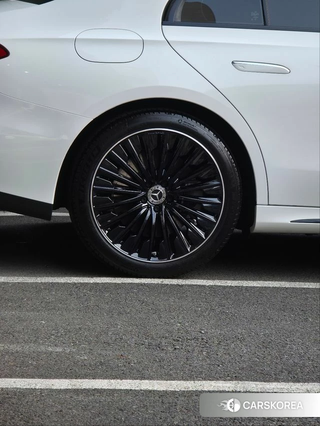Mercedes-Benz E-Class W214 2026 Белый из Кореи, фото 6