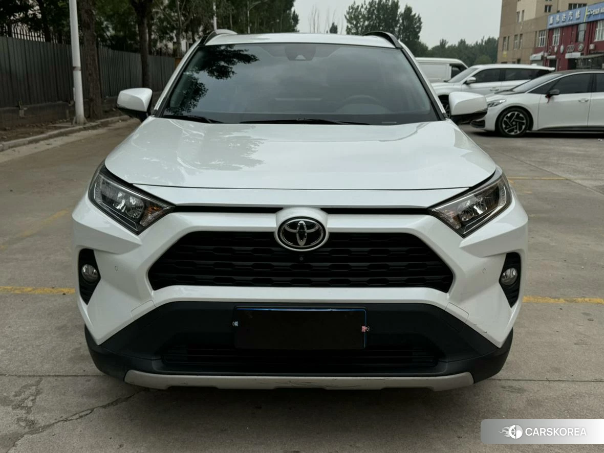 Toyota RAV4 2021 Белый из Китая, фото 6