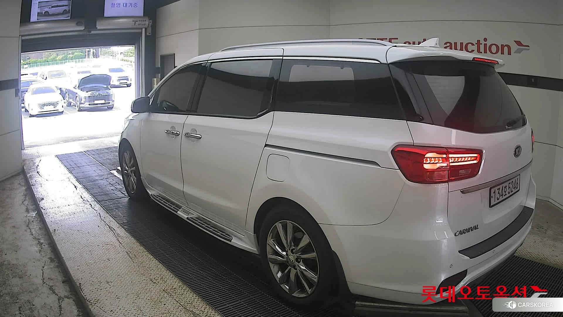 Kia Carnival id 4984654 из Кореи 33