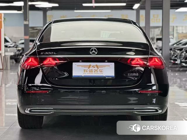 Mercedes-Benz E-Class 2025 Черный из Китая, фото 6