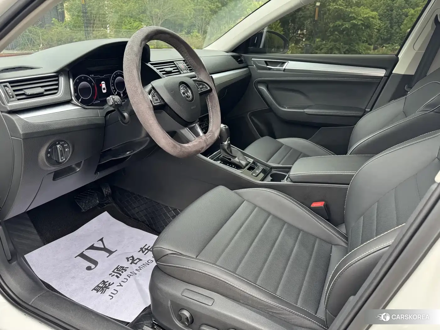 Skoda Superb 2024 Белый из Китая, фото 6