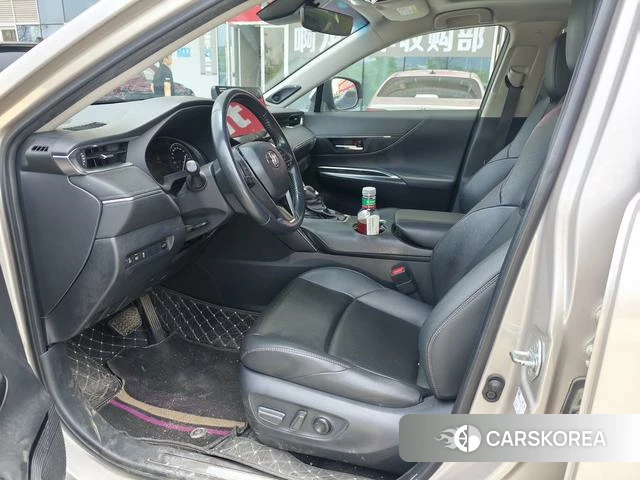 Toyota Venza 2023 Серебристо-серый из Китая, фото 6