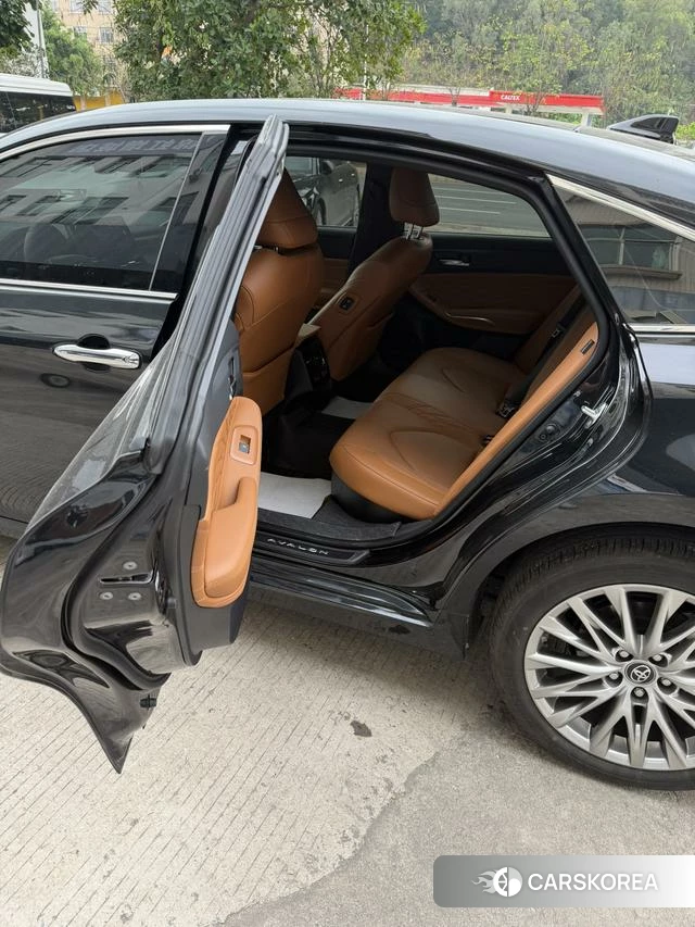 Toyota Avalon 2024 Черный из Китая, фото 6