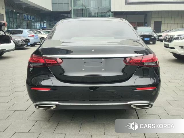 Mercedes-Benz E-Class 2023 Черный из Китая, фото 6