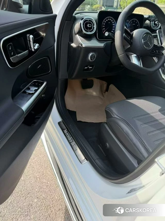 Mercedes-Benz C-class 2023 Белый из Китая, фото 6