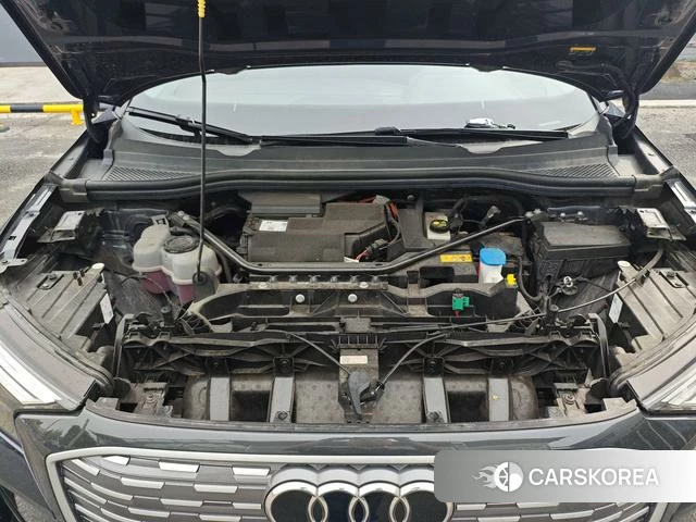 Audi Q4 2023 Синий из Китая, фото 6