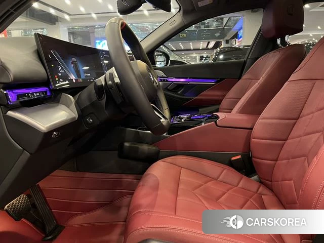 BMW 5 series 2025 Черный из Китая, фото 6