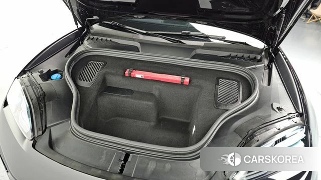 Porsche Makan EV id 3769632 из Кореи 16
