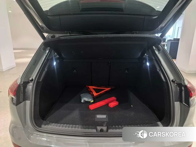 Audi Q4 2025 Темно-серый из Китая, фото 6