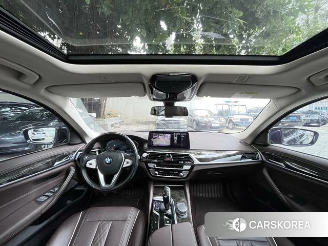 BMW 5 series 2021 Черный из Китая, фото 6